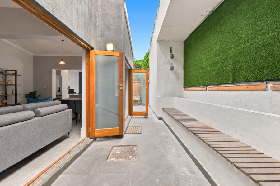 2 Bedroom Property for Sale in Green Point Western Cape